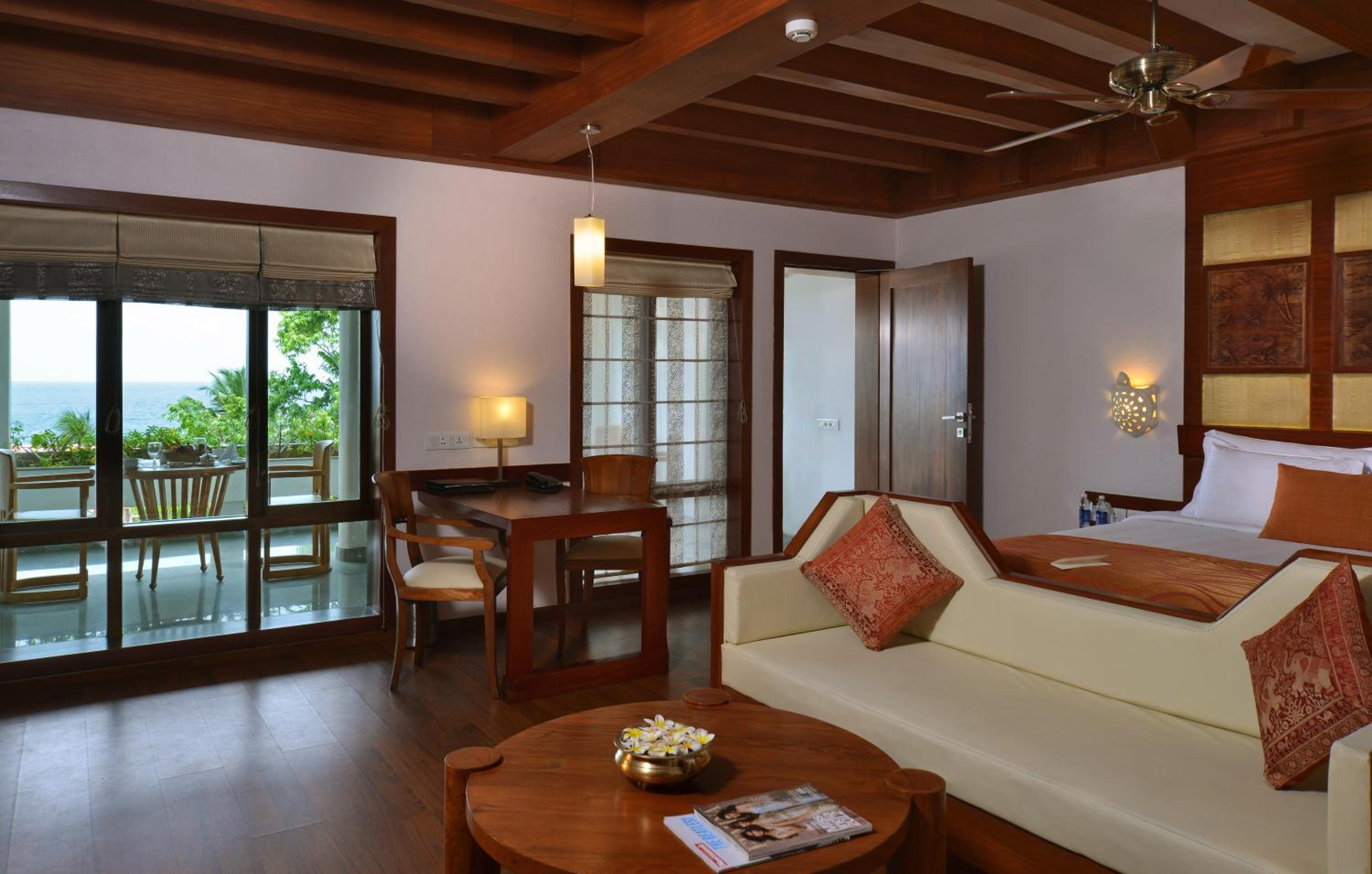 Deluxe Double Room with Balcony and Sea View - Photo 7