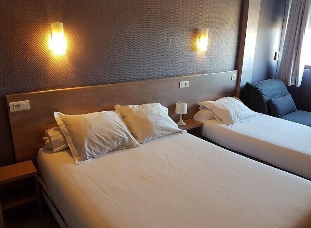 Triple Room, City View