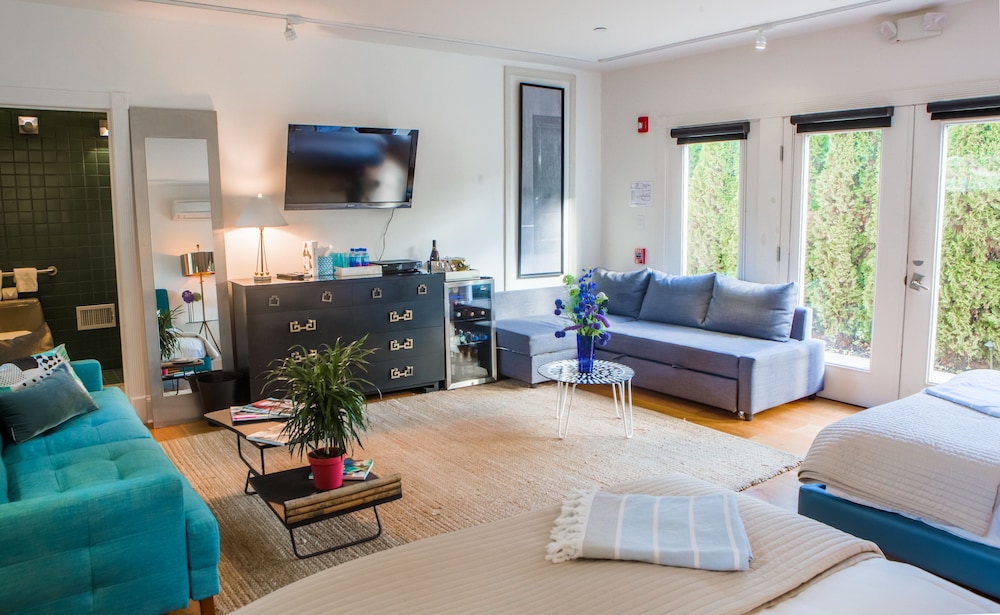Garden Suite, Wheelchair Accessible, Ground Floor, 2 Queen Beds, Non-Smoking photo 2