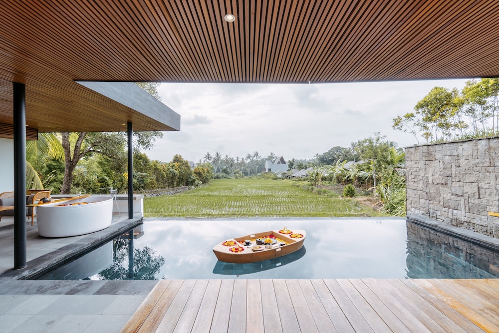 Presidential 2 Bedroom Private Pool Villa with Ricefield View