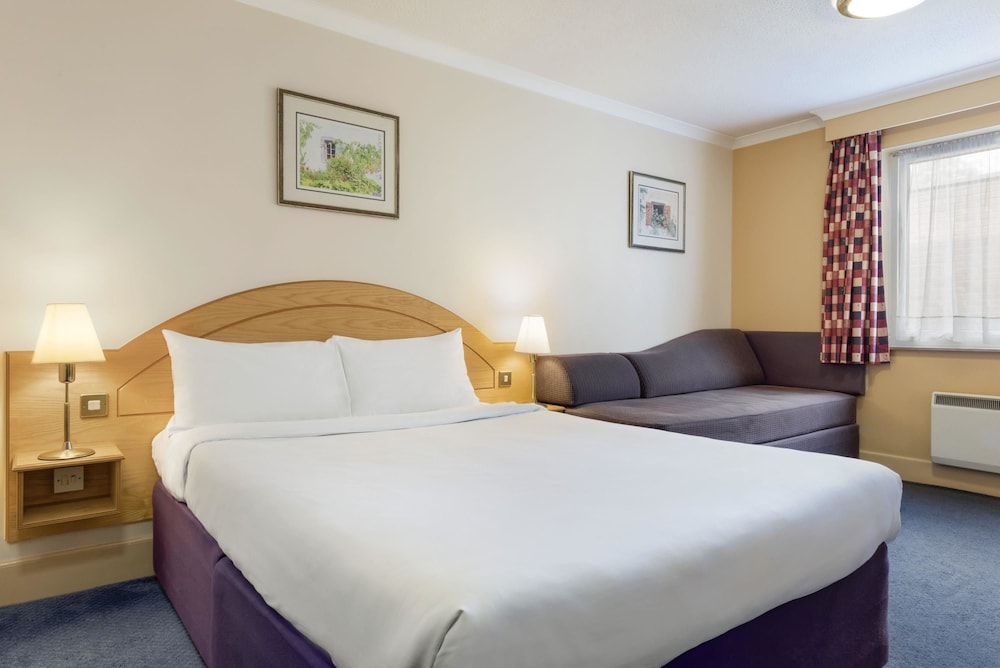 Room, Multiple Beds, Non Smoking - Photo 1