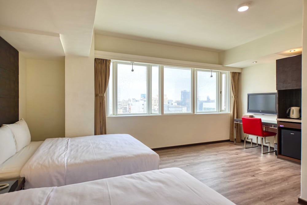 Basic Quadruple Room, 2 Double Beds photo 3