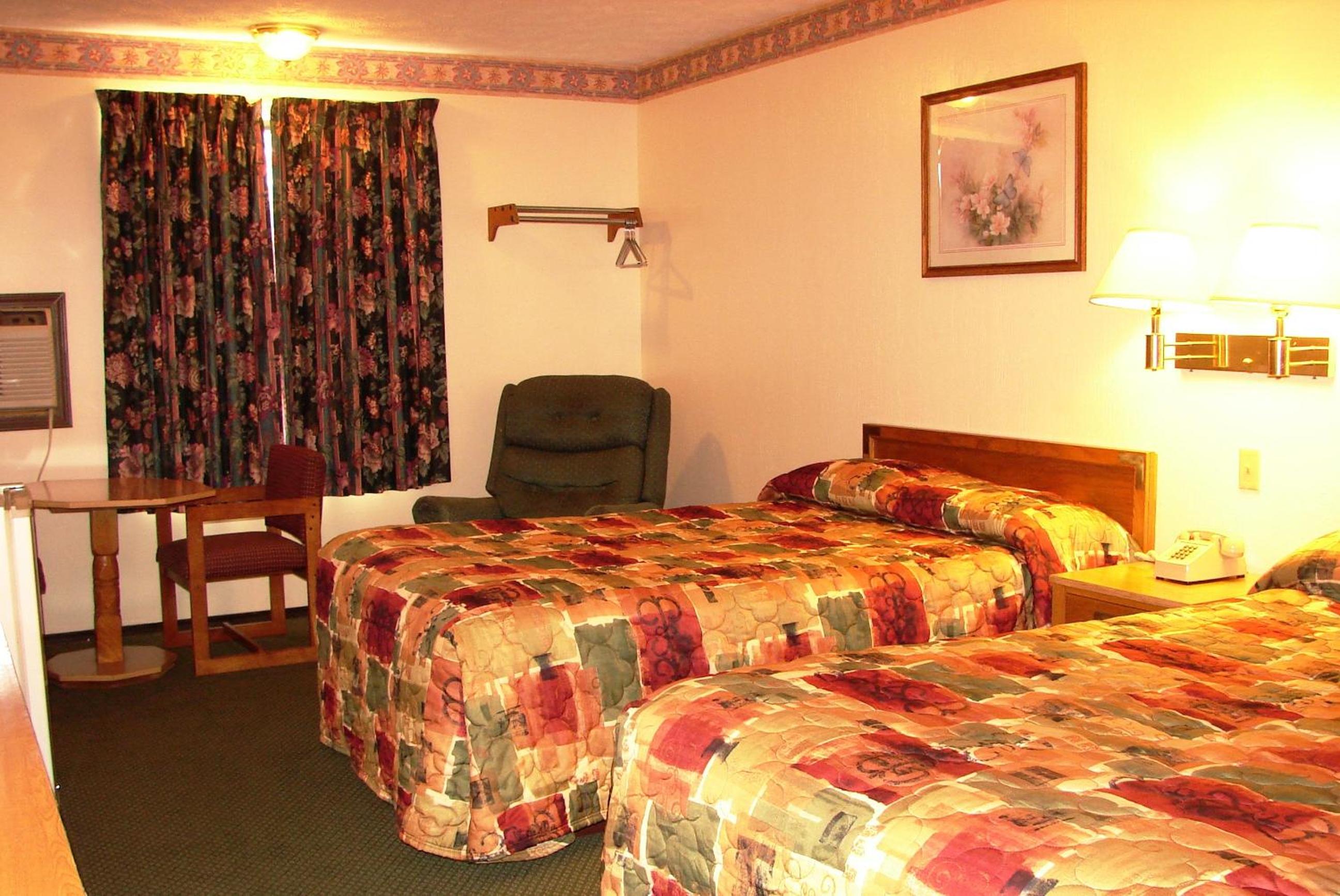 Double Room with Two Double Beds - Photo 6