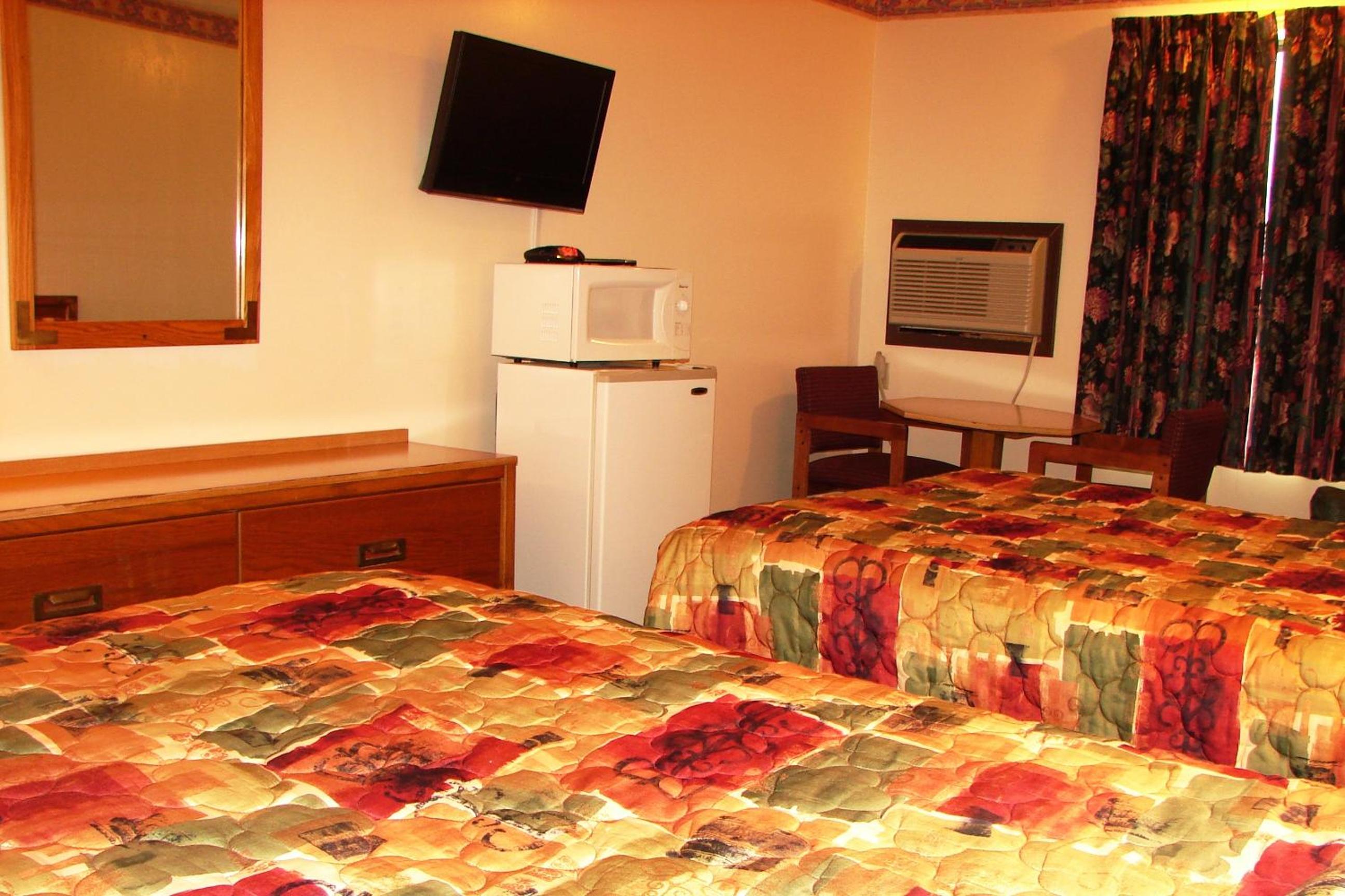 Double Room with Two Double Beds - Photo 5