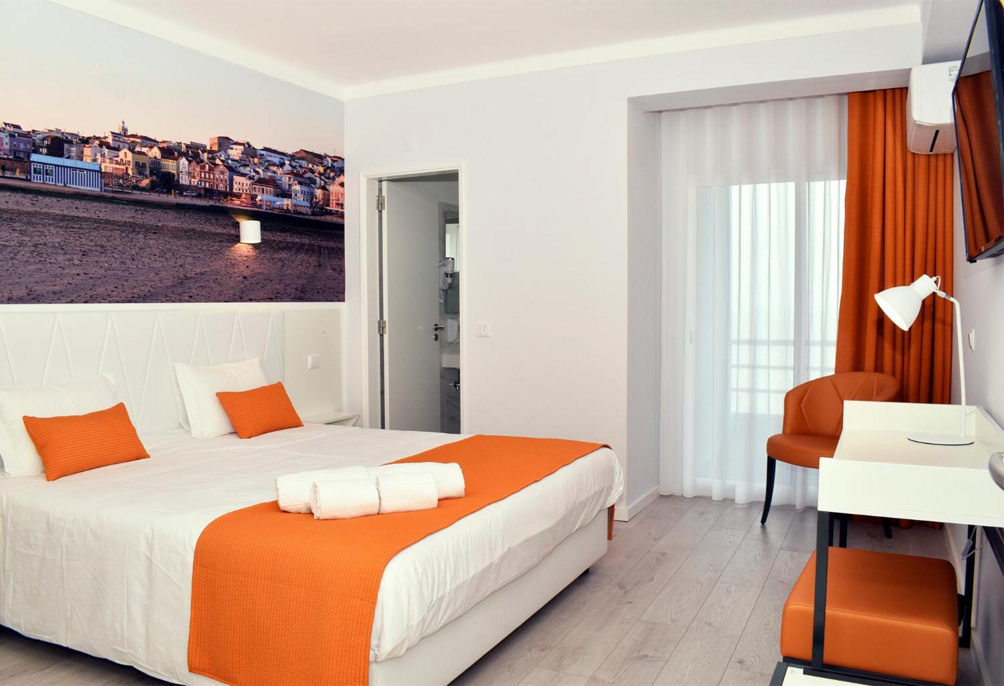 Deluxe Double Room with Balcony and Sea View photo 3