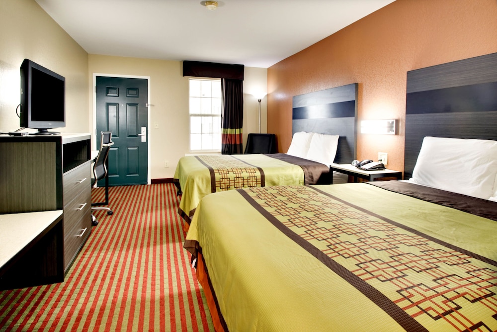 Standard Room, 2 Queen Beds, Non Smoking - Photo 4