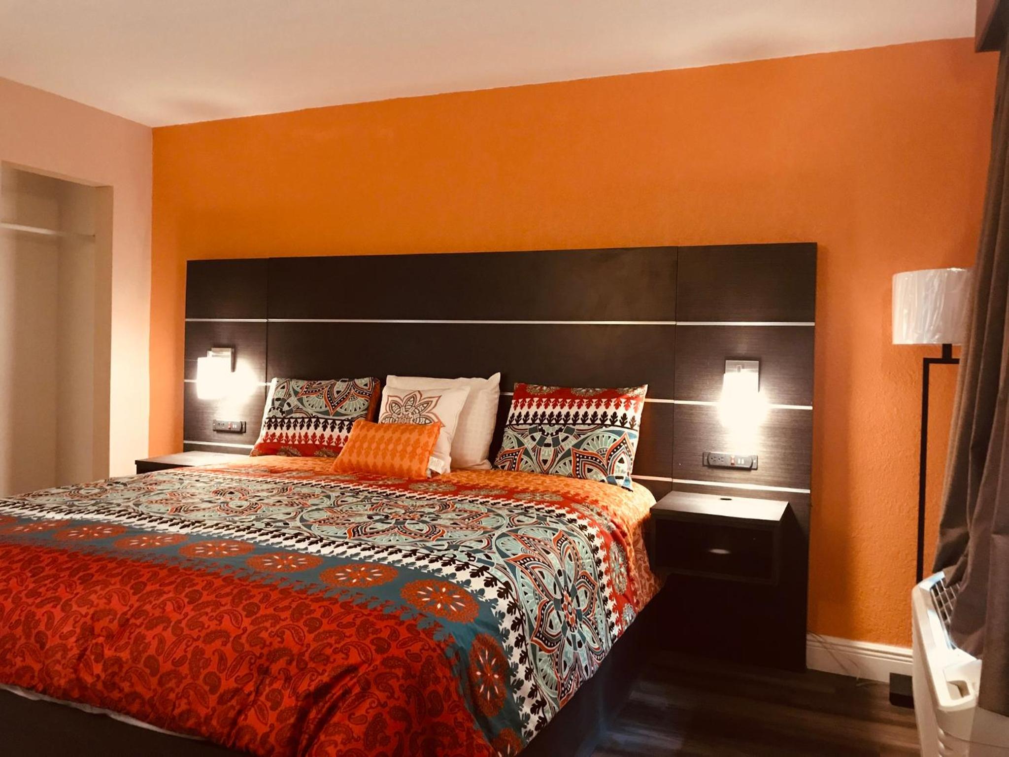 Deluxe King Room - Photo 1