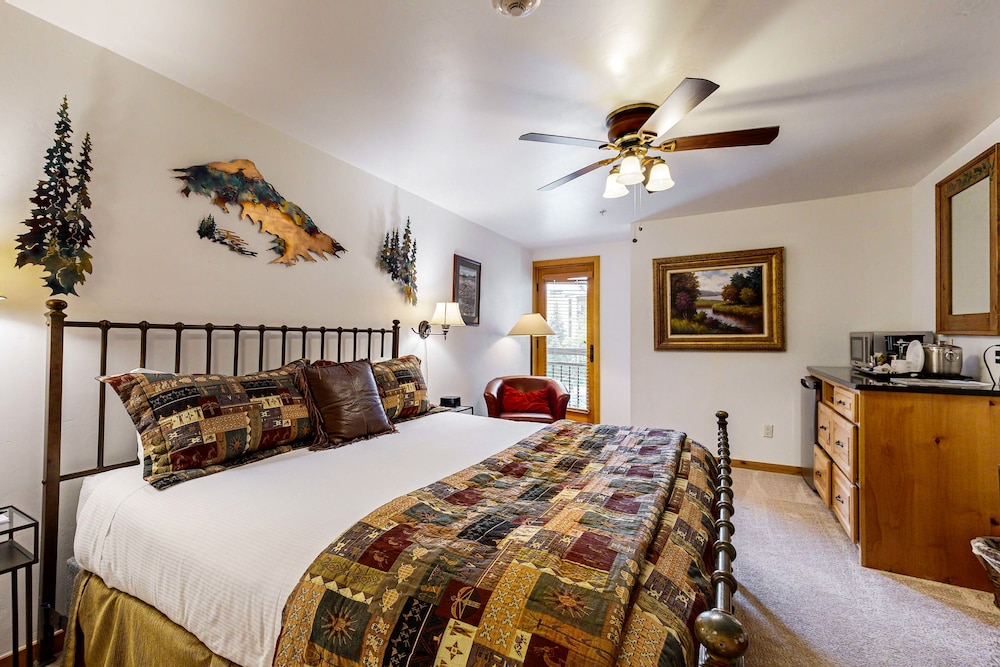 Room (Studio, 1 King Bed)