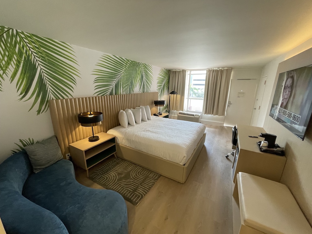 Suite, 1 King Bed with Sofa bed, Non Smoking (Mobility) - Photo 1
