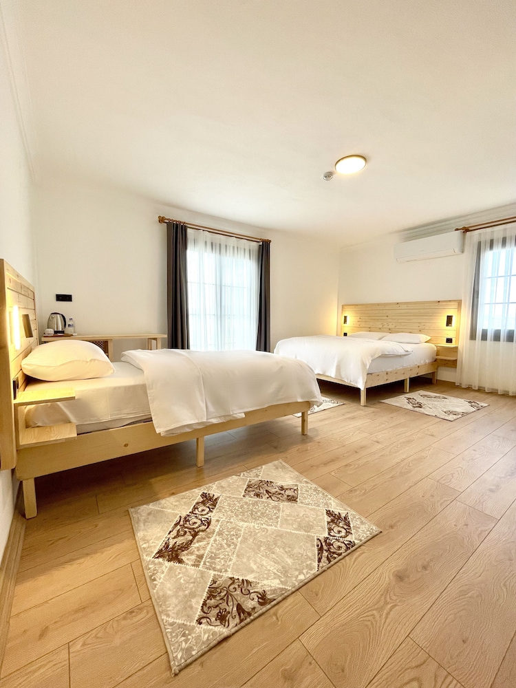 Standard Triple Room - Photo 12