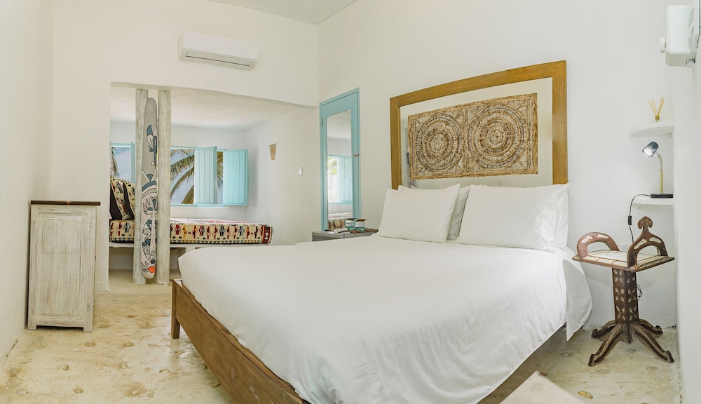 Standard Room, 2 Double Beds, Garden View photo 2