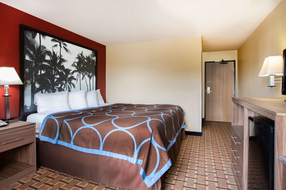 Room, 1 Queen Bed, Accessible, Non Smoking (Mobility Accessible) photo 2
