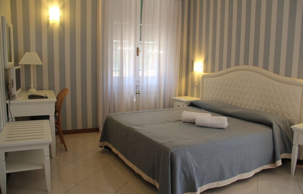 Deluxe Room, 1 Bedroom, Balcony photo 2