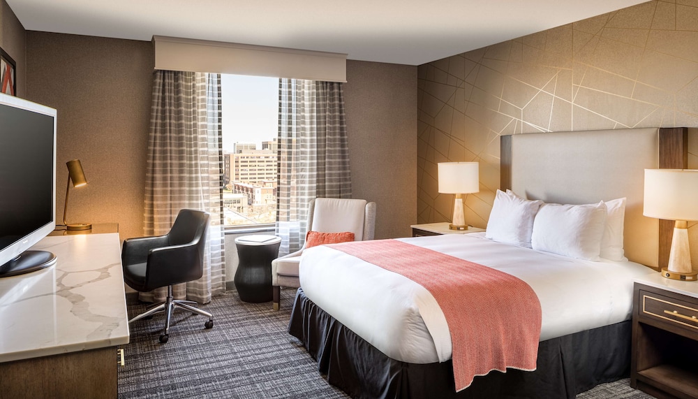 Executive Room, 1 Queen Bed, Accessible, Bathtub (Mobility & Hearing) photo 2