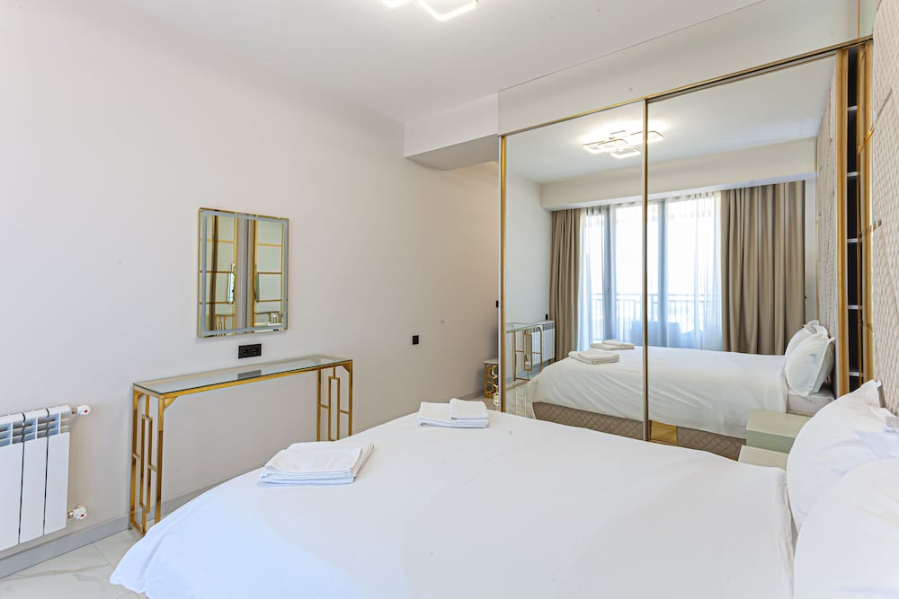 Luxury Apartment photo 3