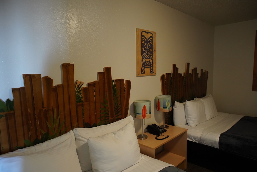 Room 7, 2 Queen Beds photo 1