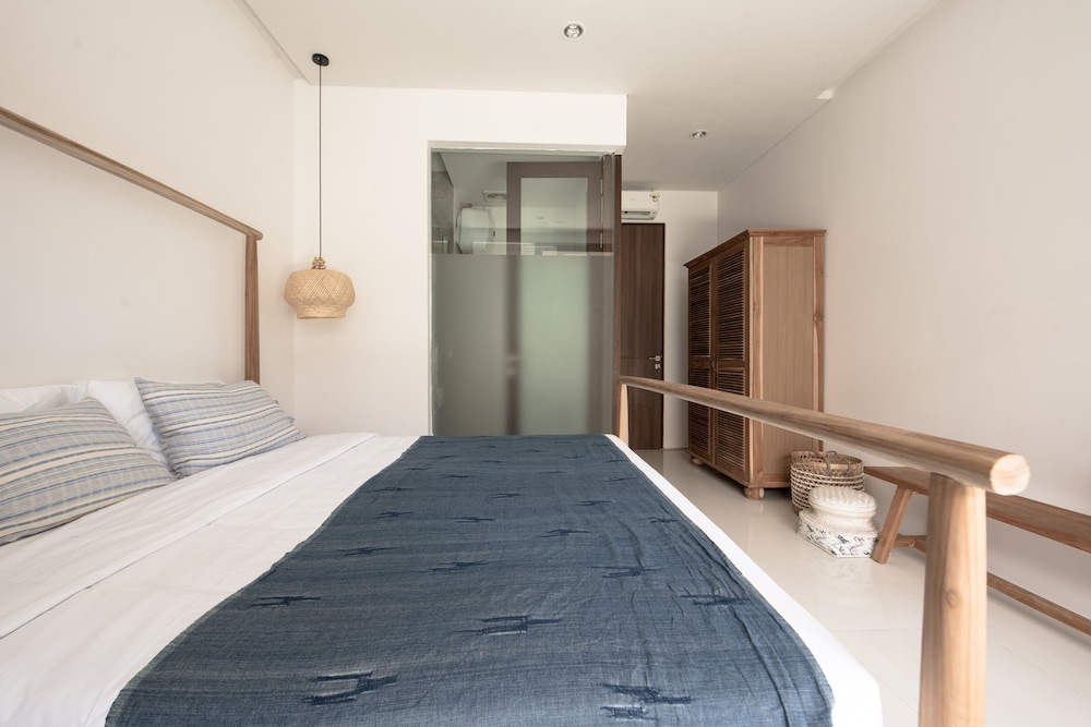 Suite, 2 Bedrooms - Photo 38