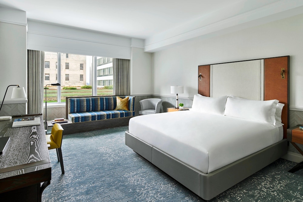 Club Room, 1 King Bed