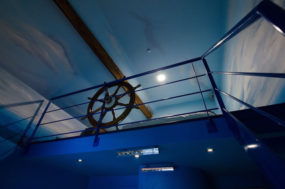 Titanic Suite, Mezzanine photo 1