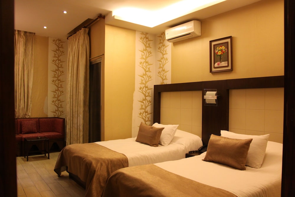 Luxury Suite photo 3