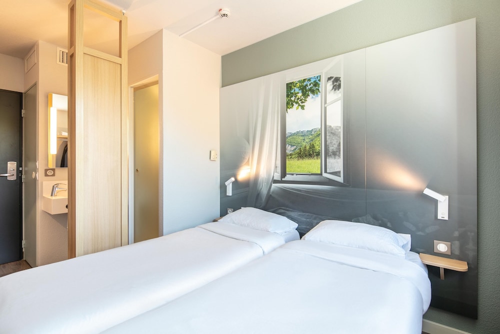 Twin Room, Non Smoking photo 3
