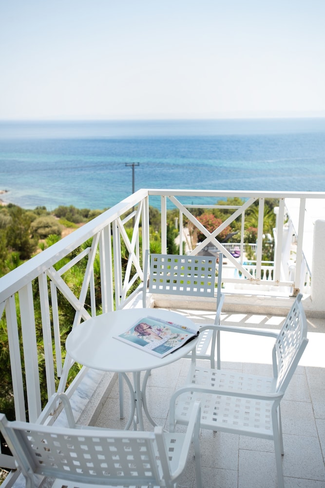 Classic Double Room, Partial Sea View - Photo 7