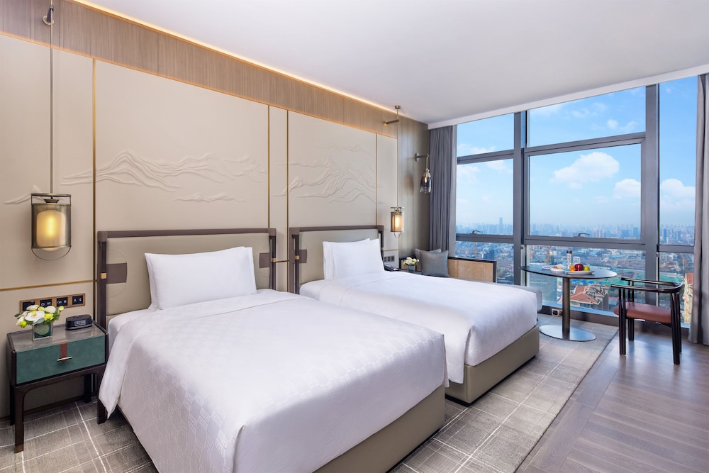 2 Twin Beds Premium City View - Photo 2