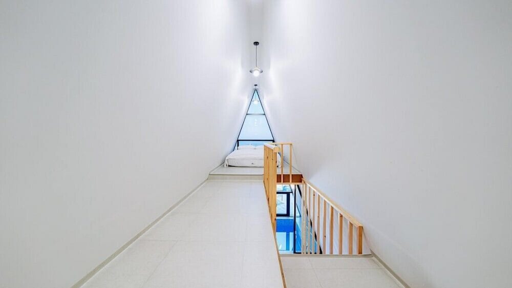 Room (M3) - Photo 11