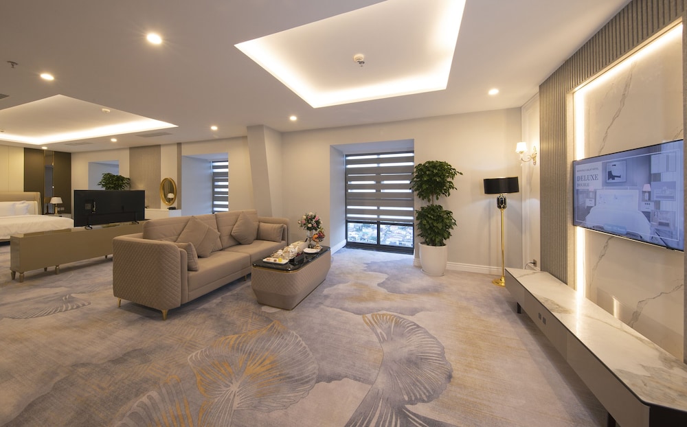 Grand Suite - Photo 1