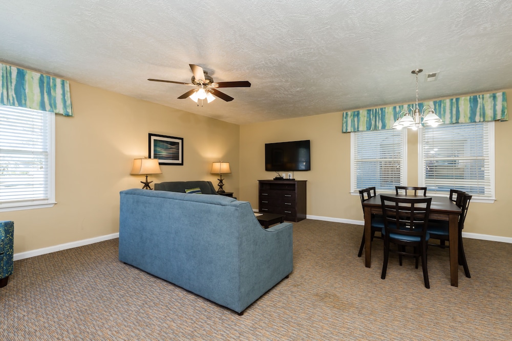 Condo, 3 Bedrooms - Photo 17