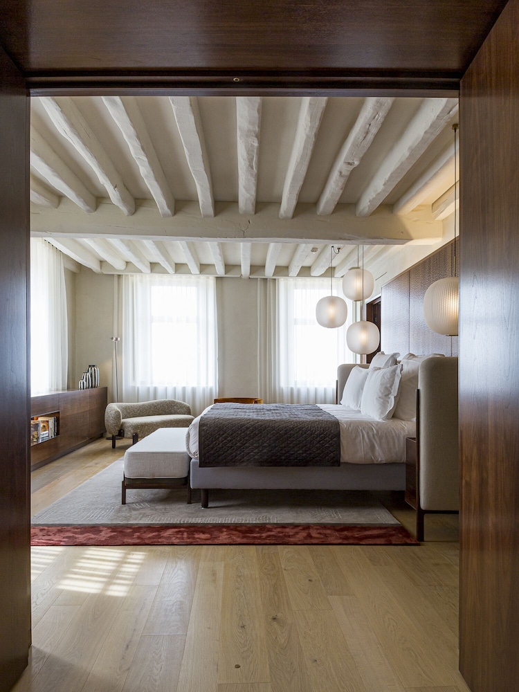 Premium Suite Premium Suite