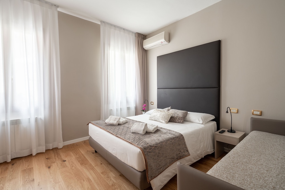 Deluxe Room (1B) photo 1