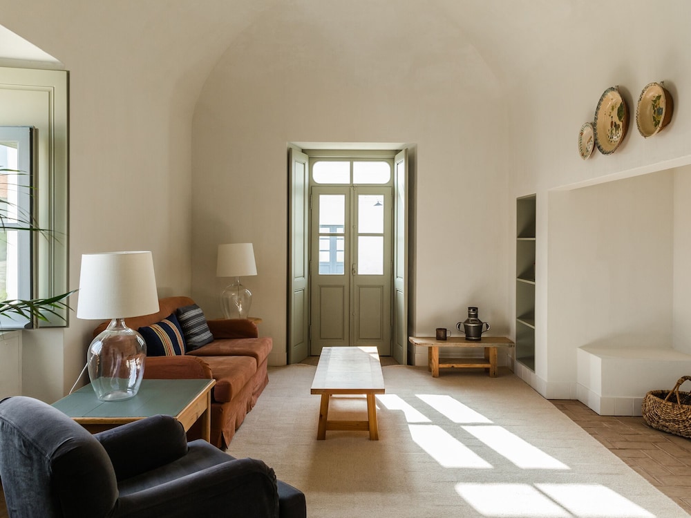 Two Bedroom Cottage (Non Smoking)