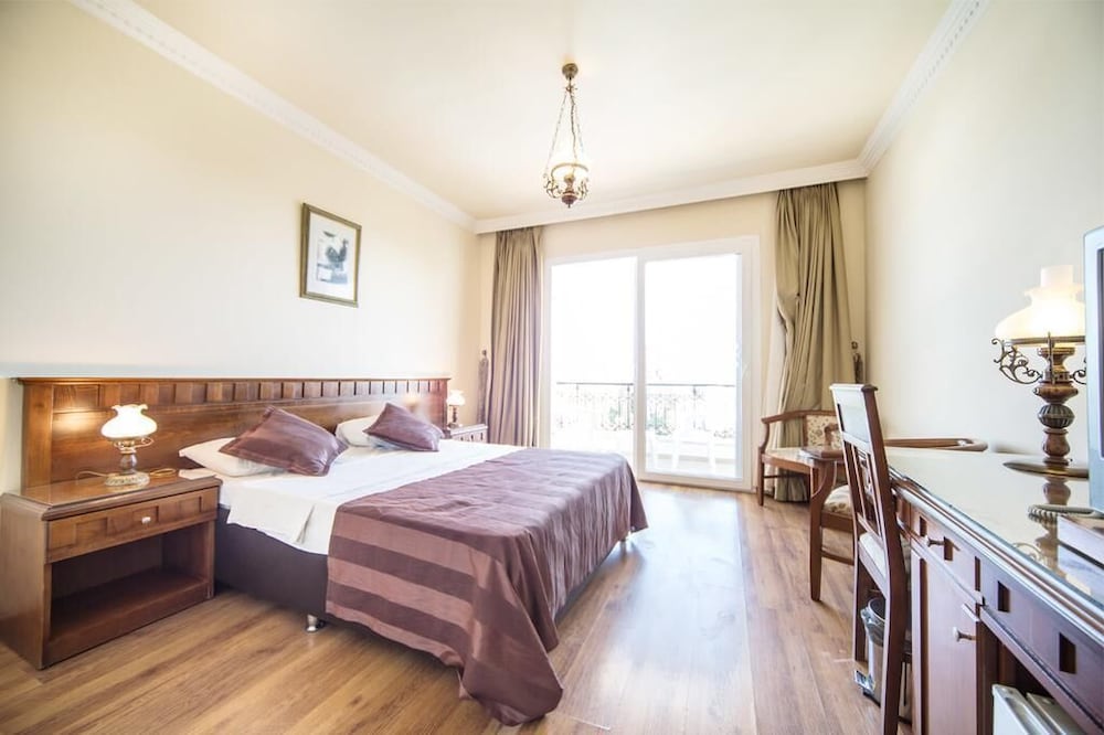 Standard Double or Twin Room photo 1