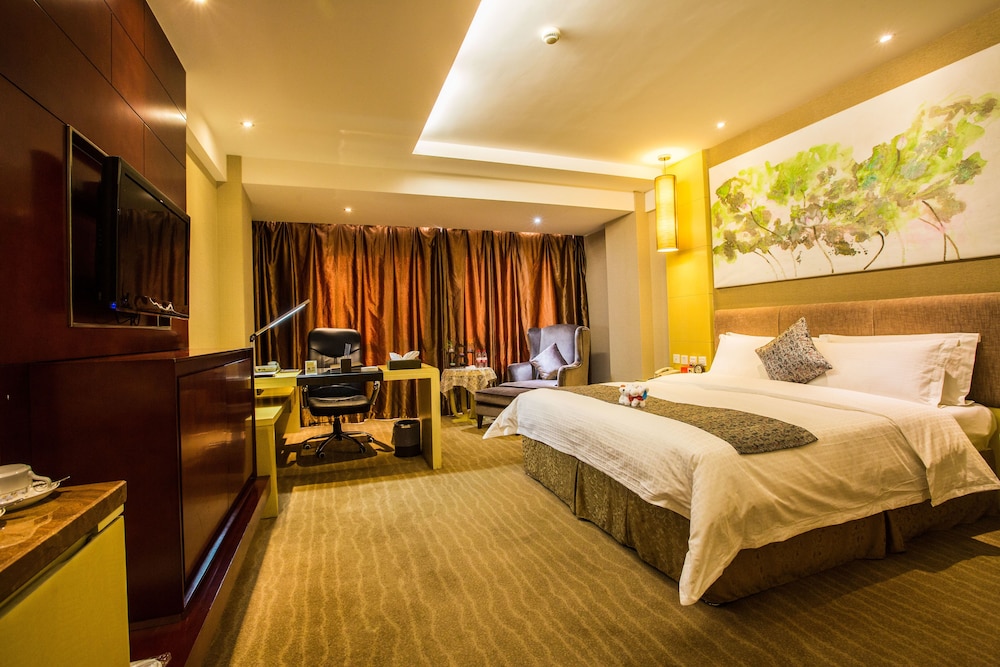 Deluxe Double or Twin Room photo 2