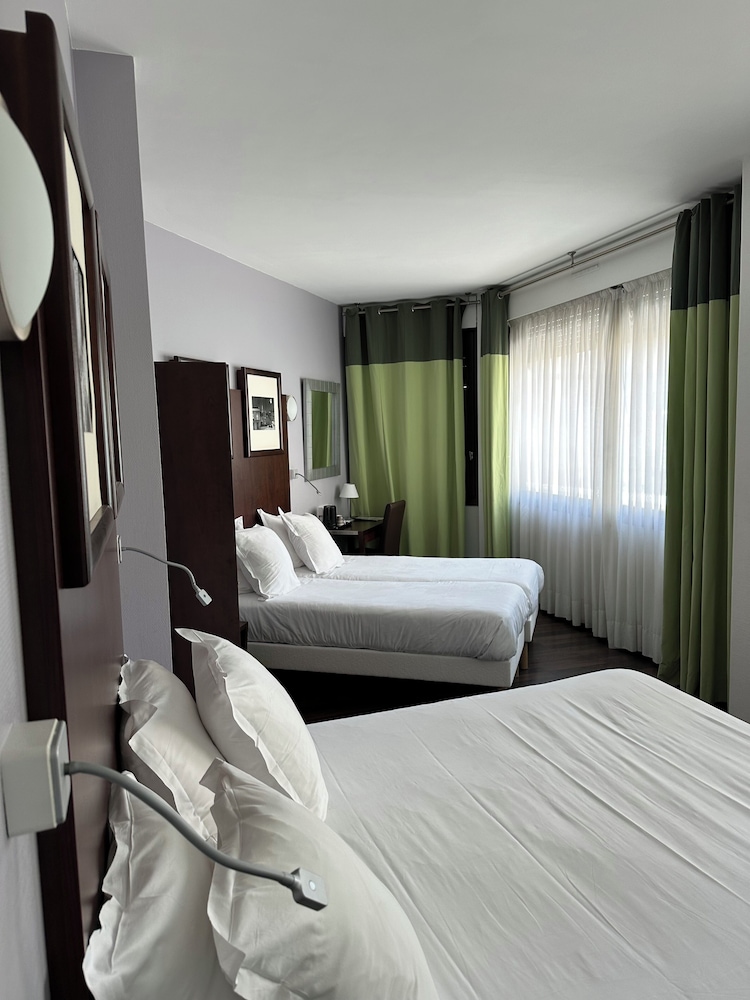 Quadruple Room - Photo 1