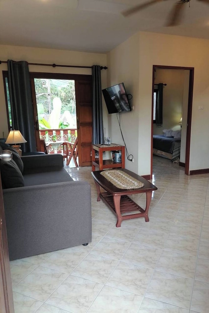 Suite - Photo 9