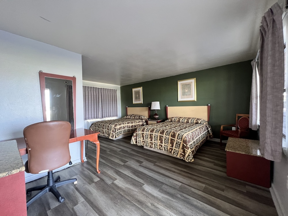 Standard Room, 2 Queen Beds, Non Smoking