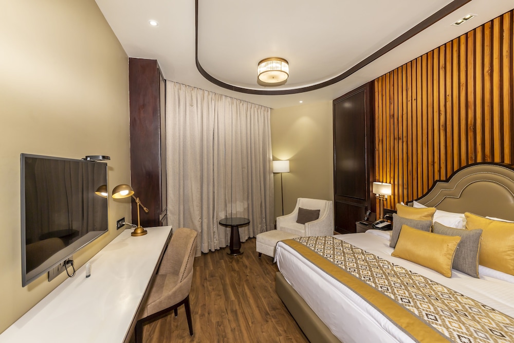 Suite, Valley View (Valley View Suite) - Photo 7