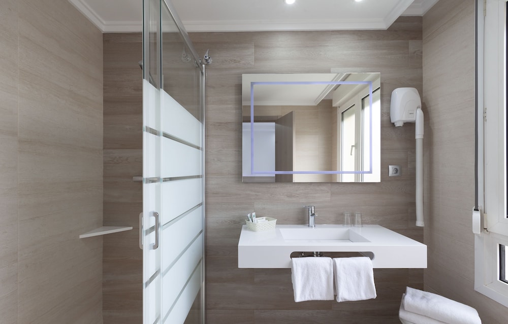 Family Triple Room - Photo 10