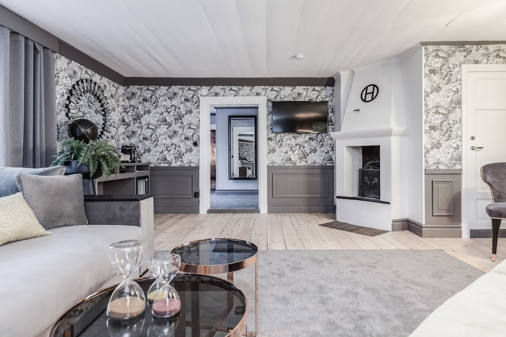 Deluxe Suite on Smedbacken (200m from Main Building) photo 1