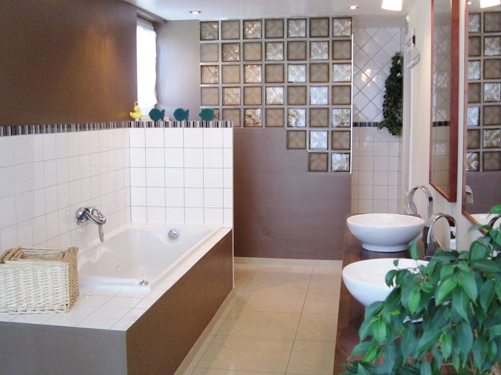 Villa photo 3