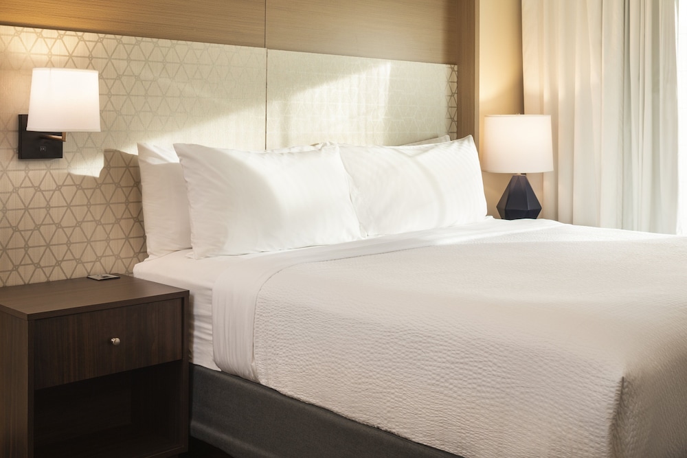 Standard Room, 1 King Bed, Accessible (Communications, Accessible Tub) - Photo 2