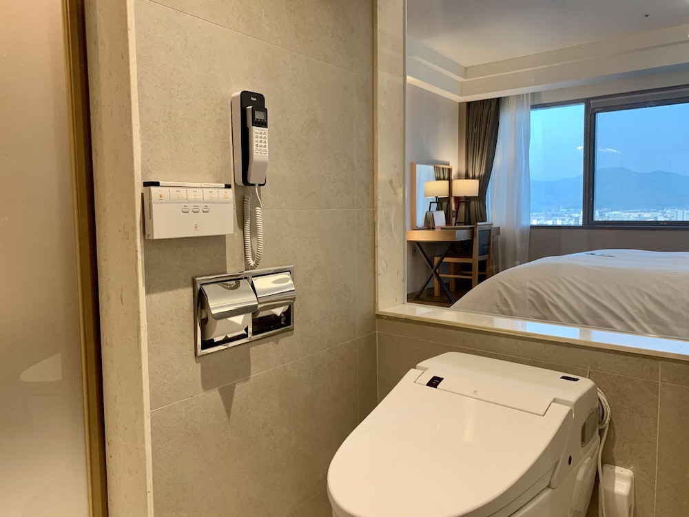 Inter Deluxe Twin Room - Photo 6