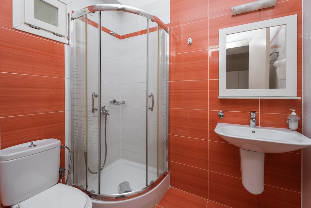 Standard Double or Twin Room, Sea View thumbnail 5