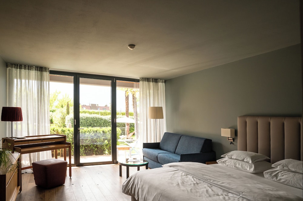 Suite, Garden View, Ground Floor photo 1