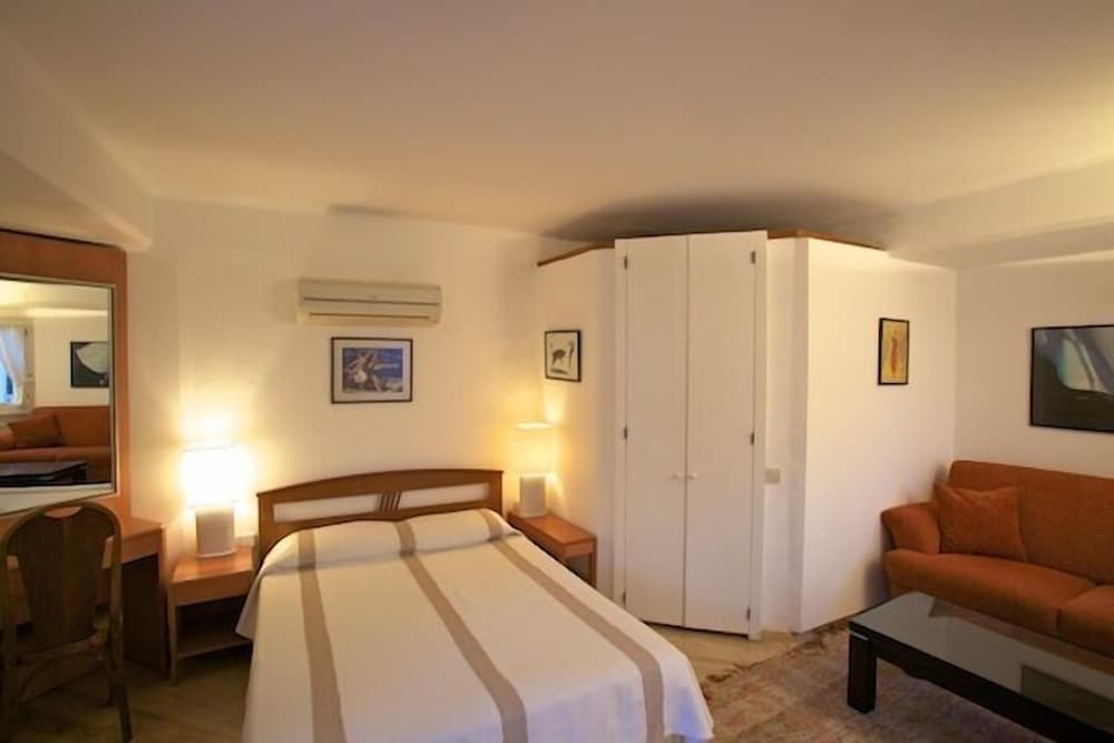 Superior Double or Twin Room photo 3