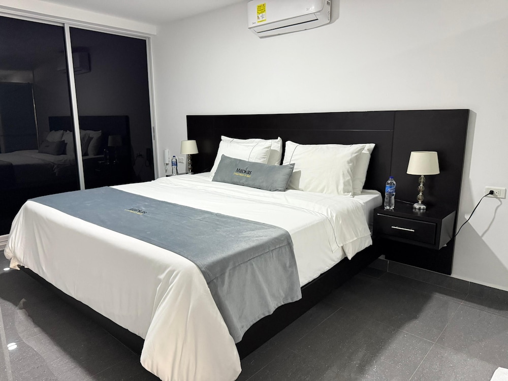 Superior Quadruple Room, Balcony, Pool View