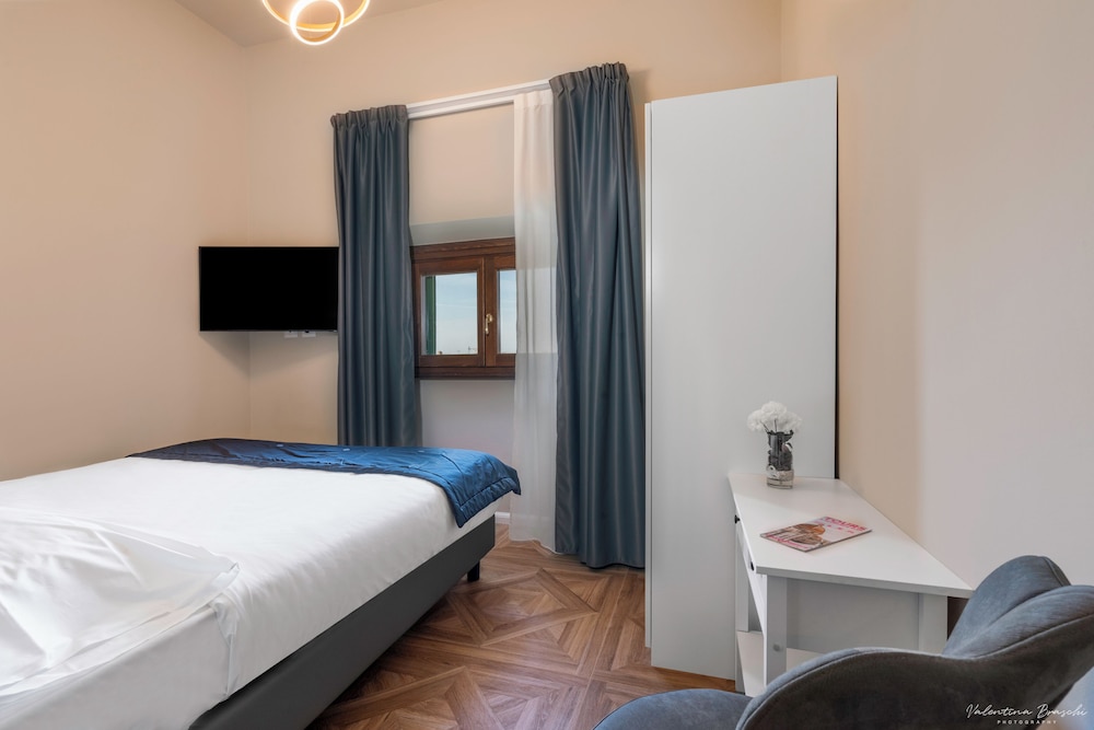 Deluxe Apartment photo 2