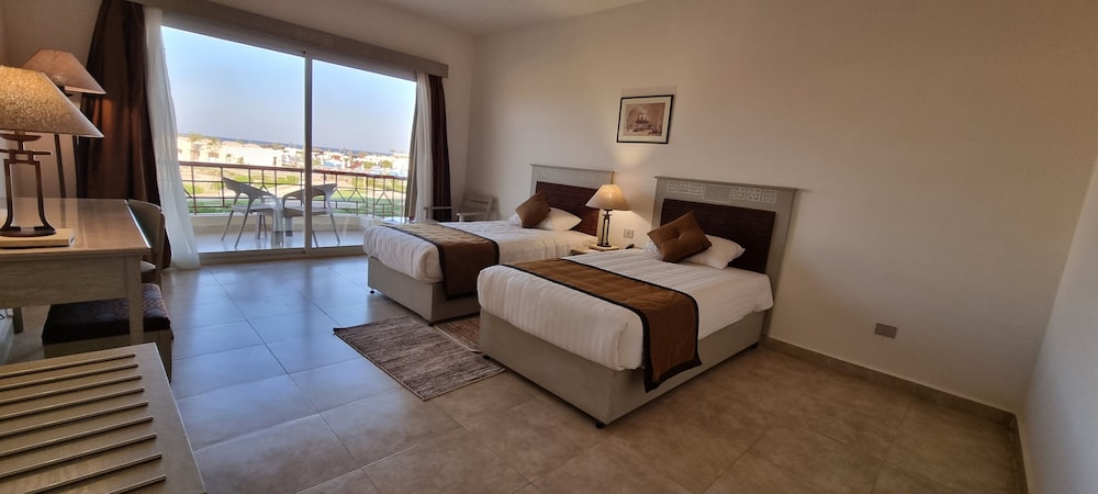 Superior Double Room, Beach View - Photo 2